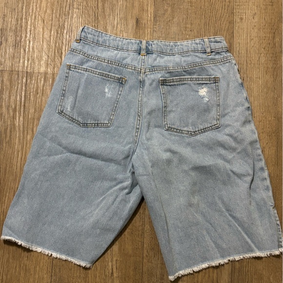 Future Collective distressed baggy jeans shorts size 8 - Picture 3 of 3